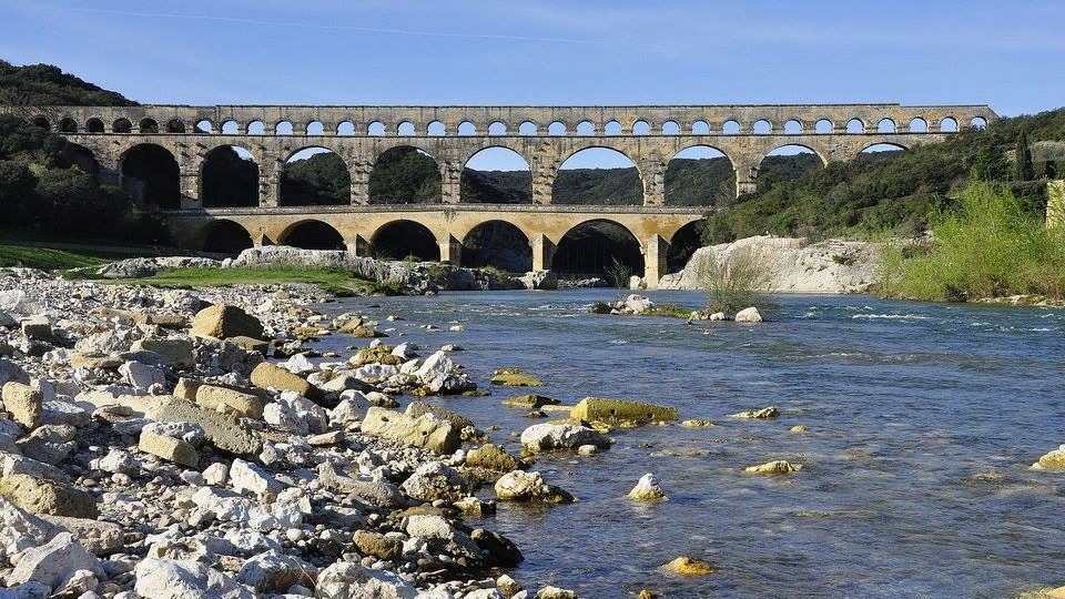 nimes